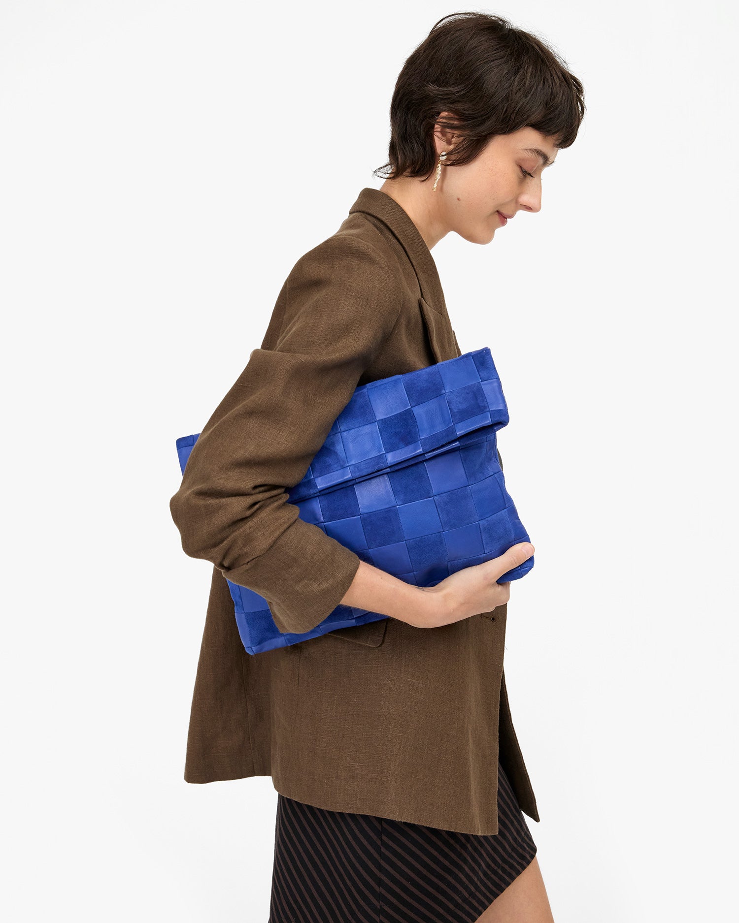 Nike holding Carryall Clutch