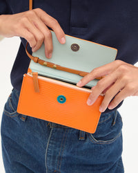 Fete Pouchette interior view