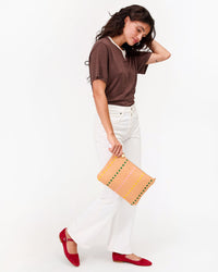 Vie holding Flat Clutch w Tabs