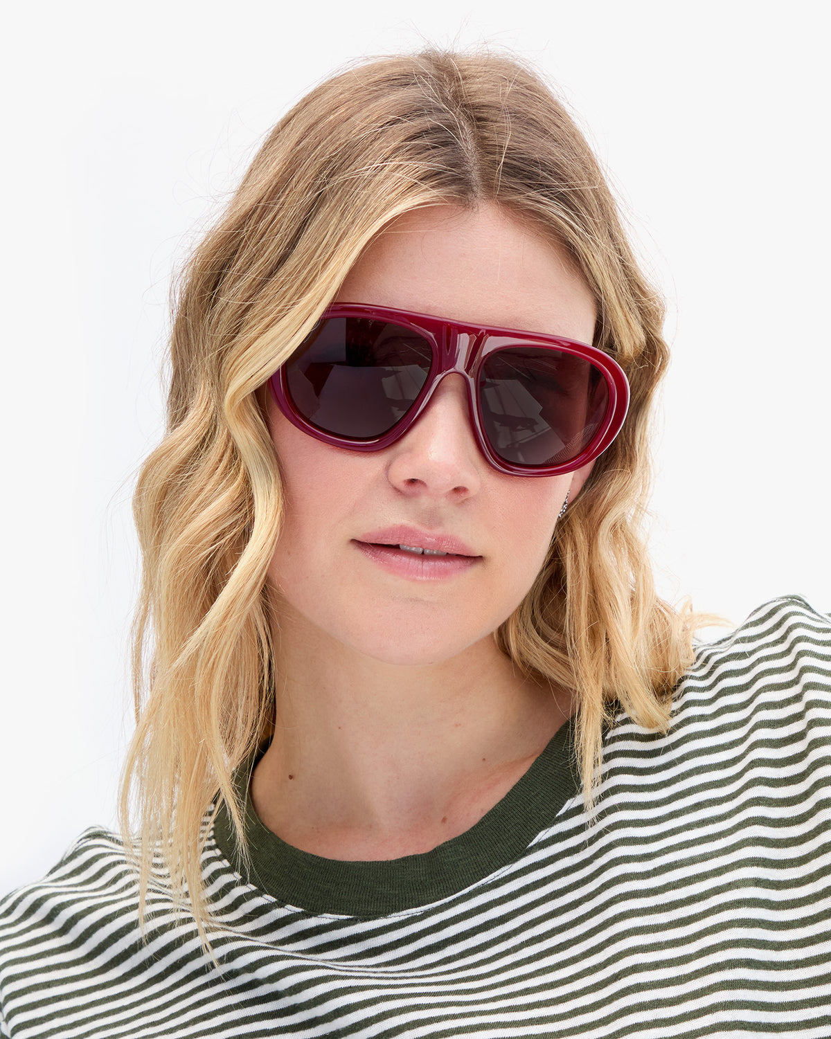 Elle wearing Jean-Luc Sunglasses