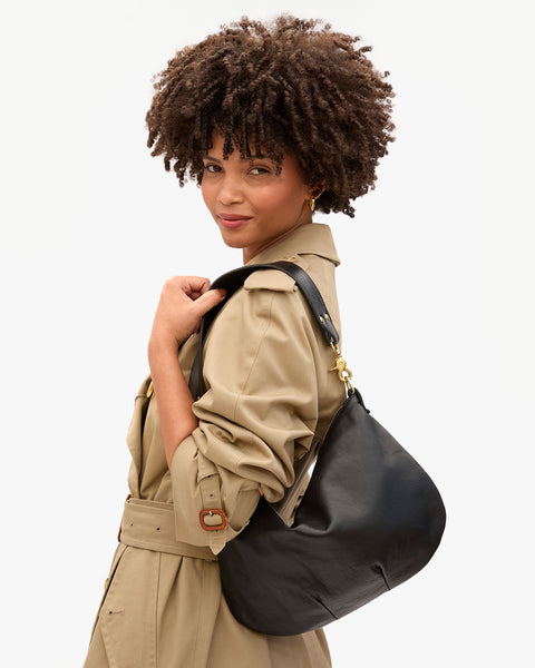 Black Leather Moyen Messenger Bag – Clare