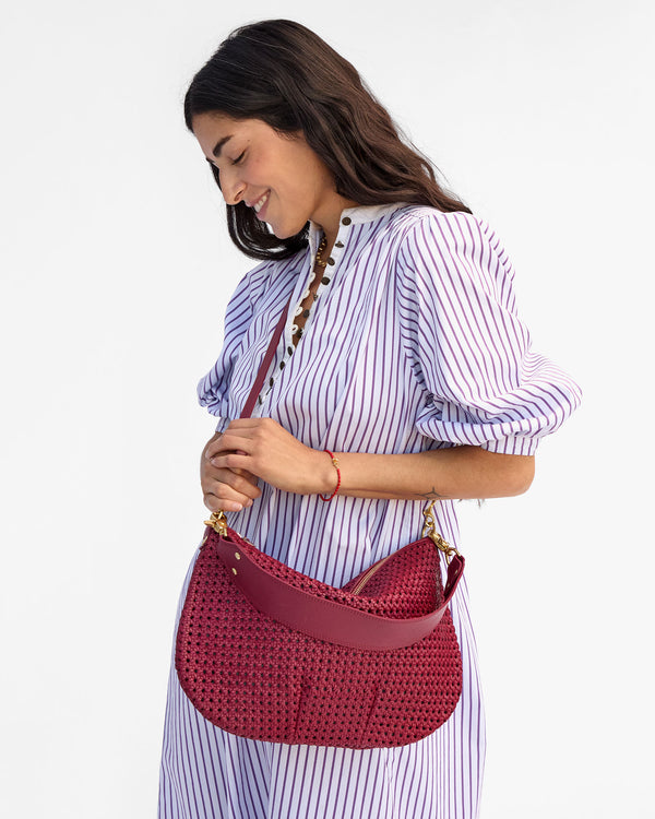 Moyen Messenger as a crossbody bag