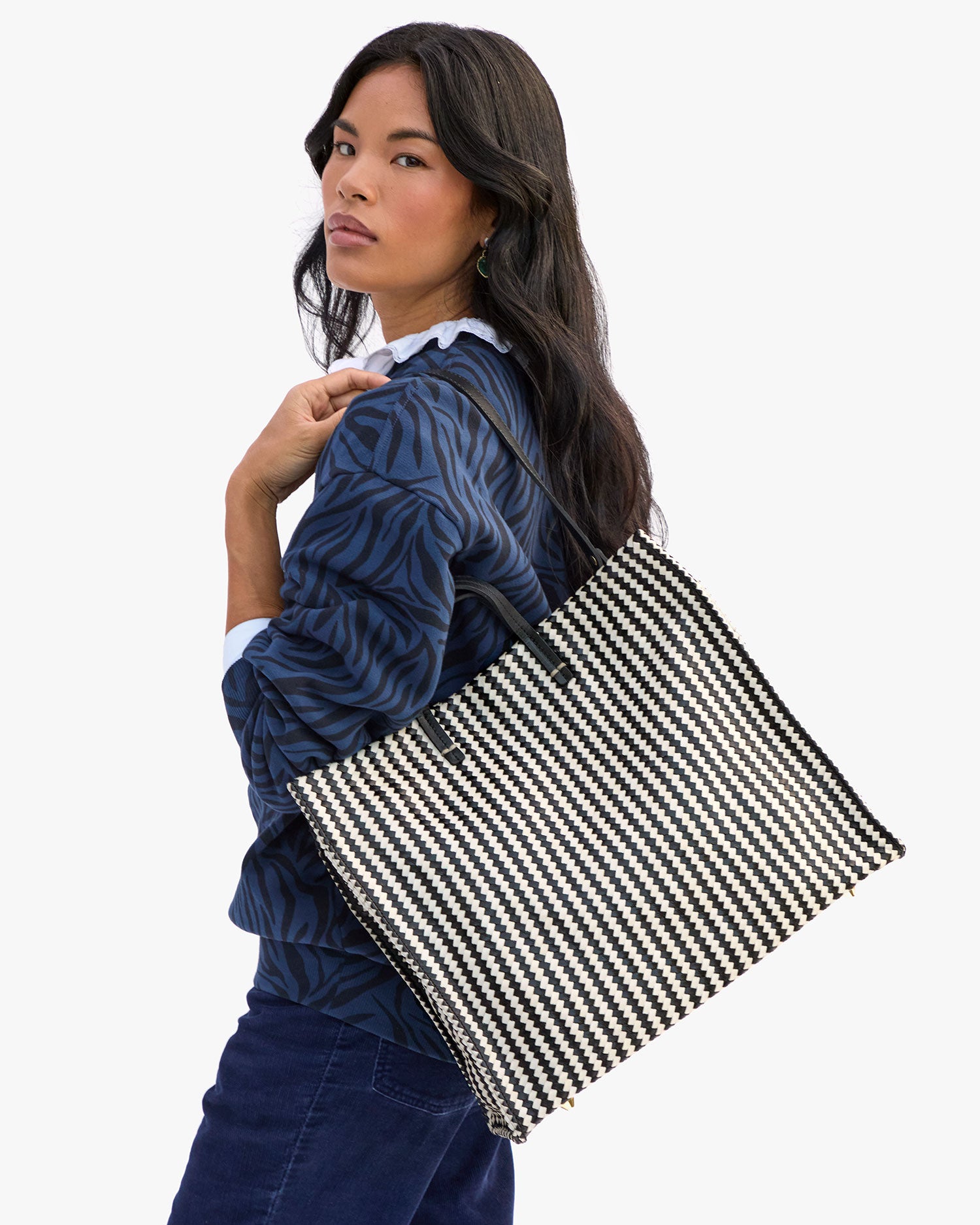 Simple Tote as a shoulder bag