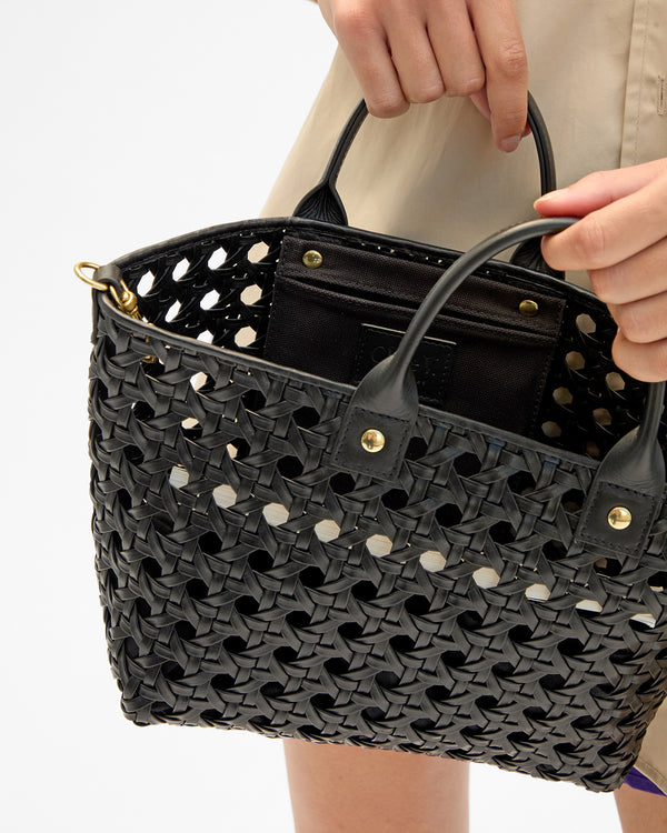 Bateau Bebe interior view