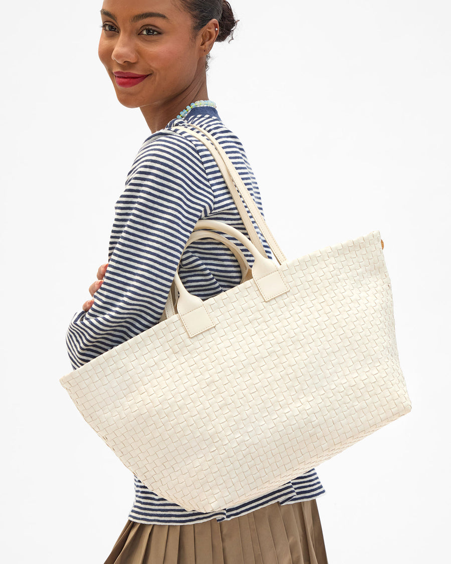 Bateau Tote as a shoulder strap