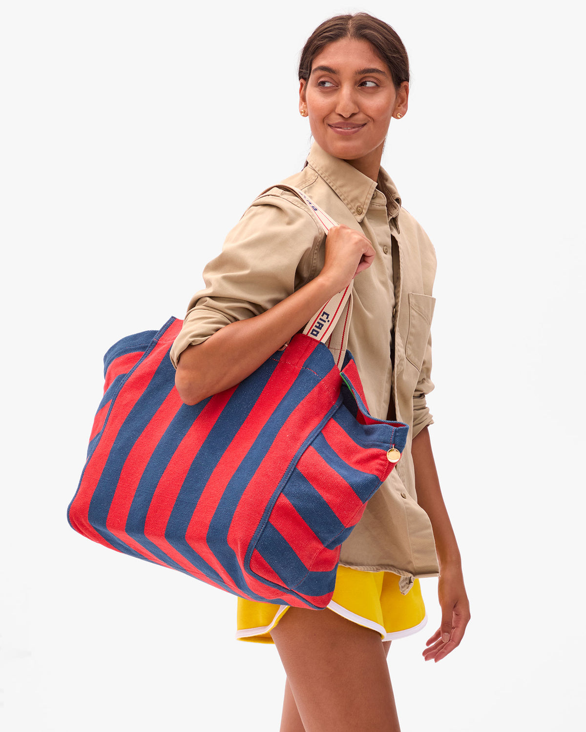 La Cote Tote as a shoulder bag