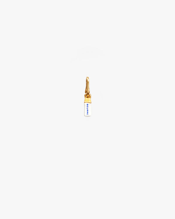 Front of the Buerre Charm.