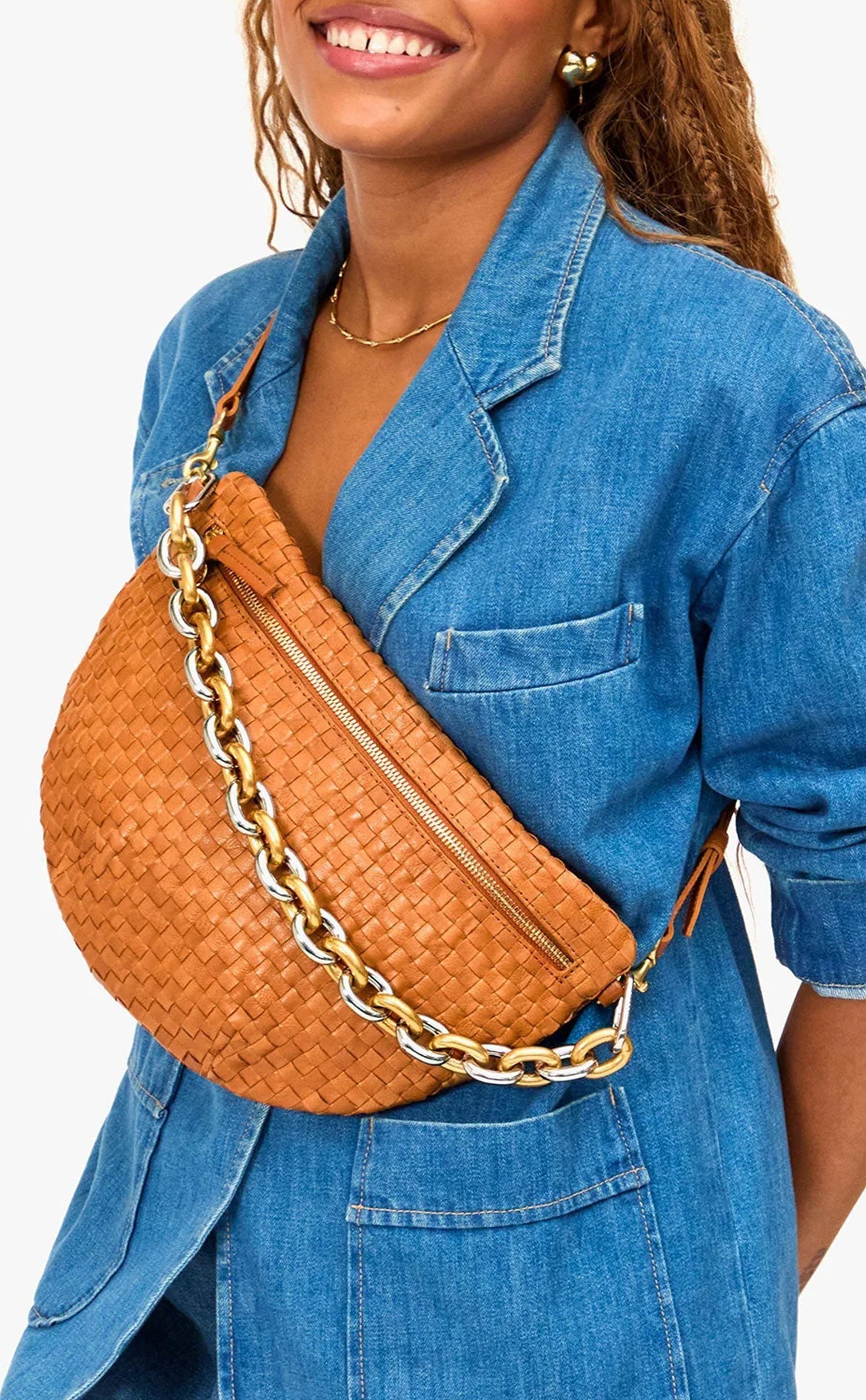 Grande Fanny with Shortie Strap.