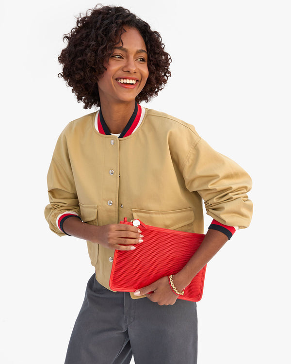 Vitoria holding Flat Clutch