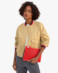 Vitoria holding Flat Clutch