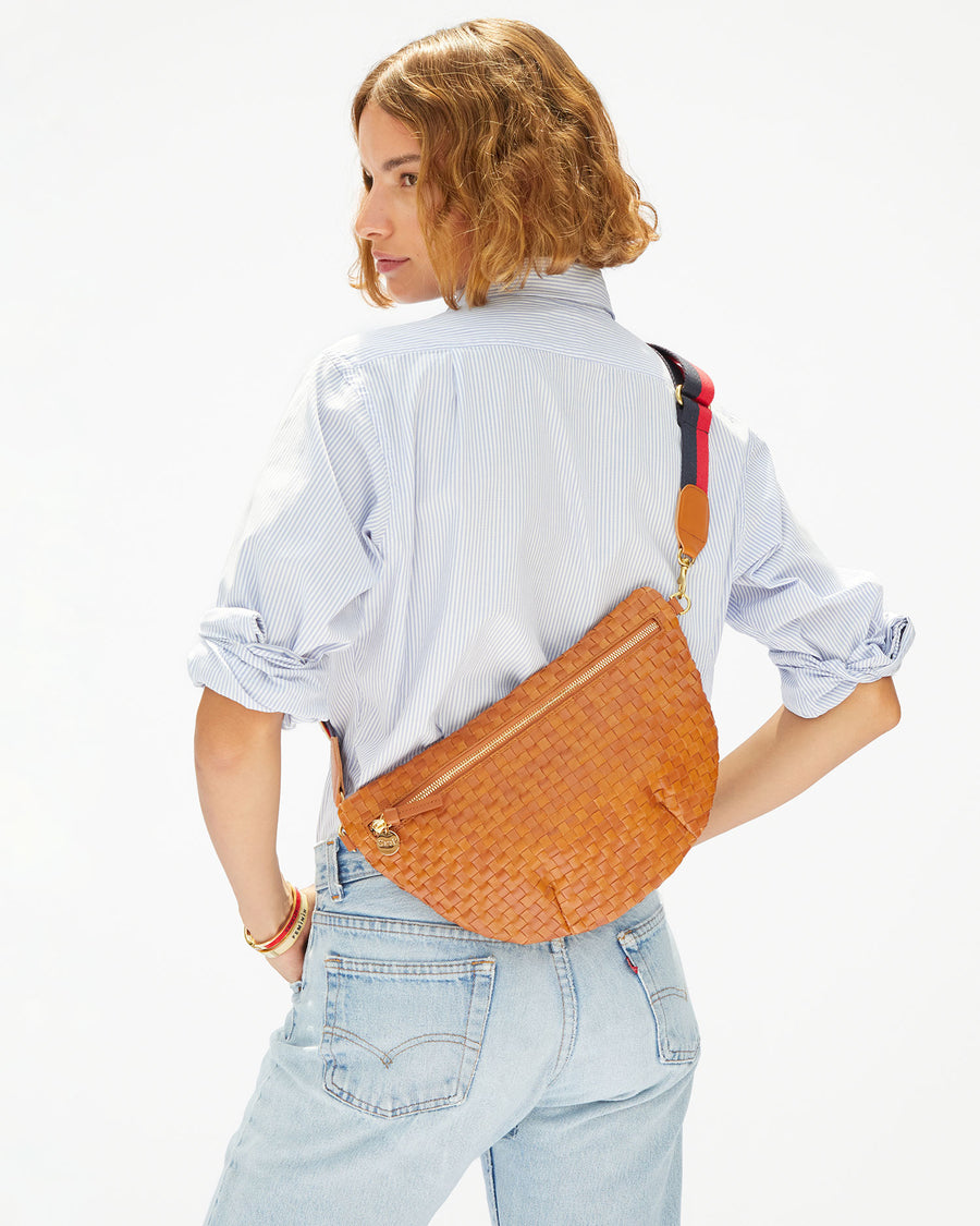 Grande Fanny w/ Adjustable Webbing Strap on model