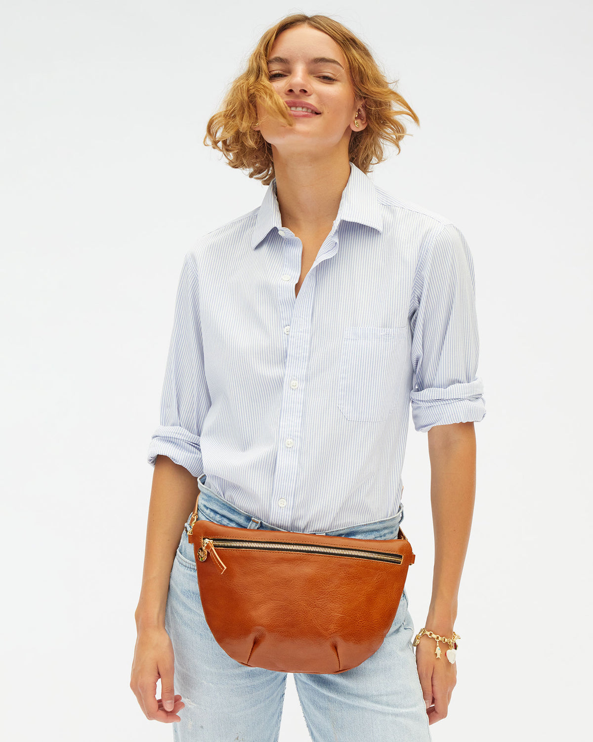 Close up view of the Miel Grande Fanny worn around the waist as a belt bag