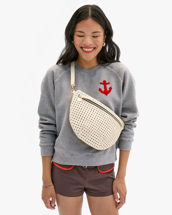 Le Court Sweatshirt on Sandra