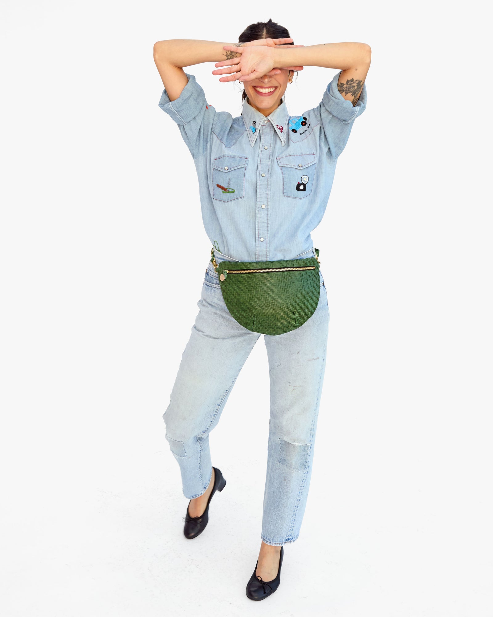 Grande Fanny as belt bag on Gia