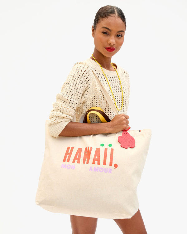 Model carrying the Hawaii, Mon Amour Jumbo Tote.