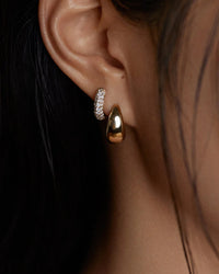 Kinn Teardrop Earrings on model