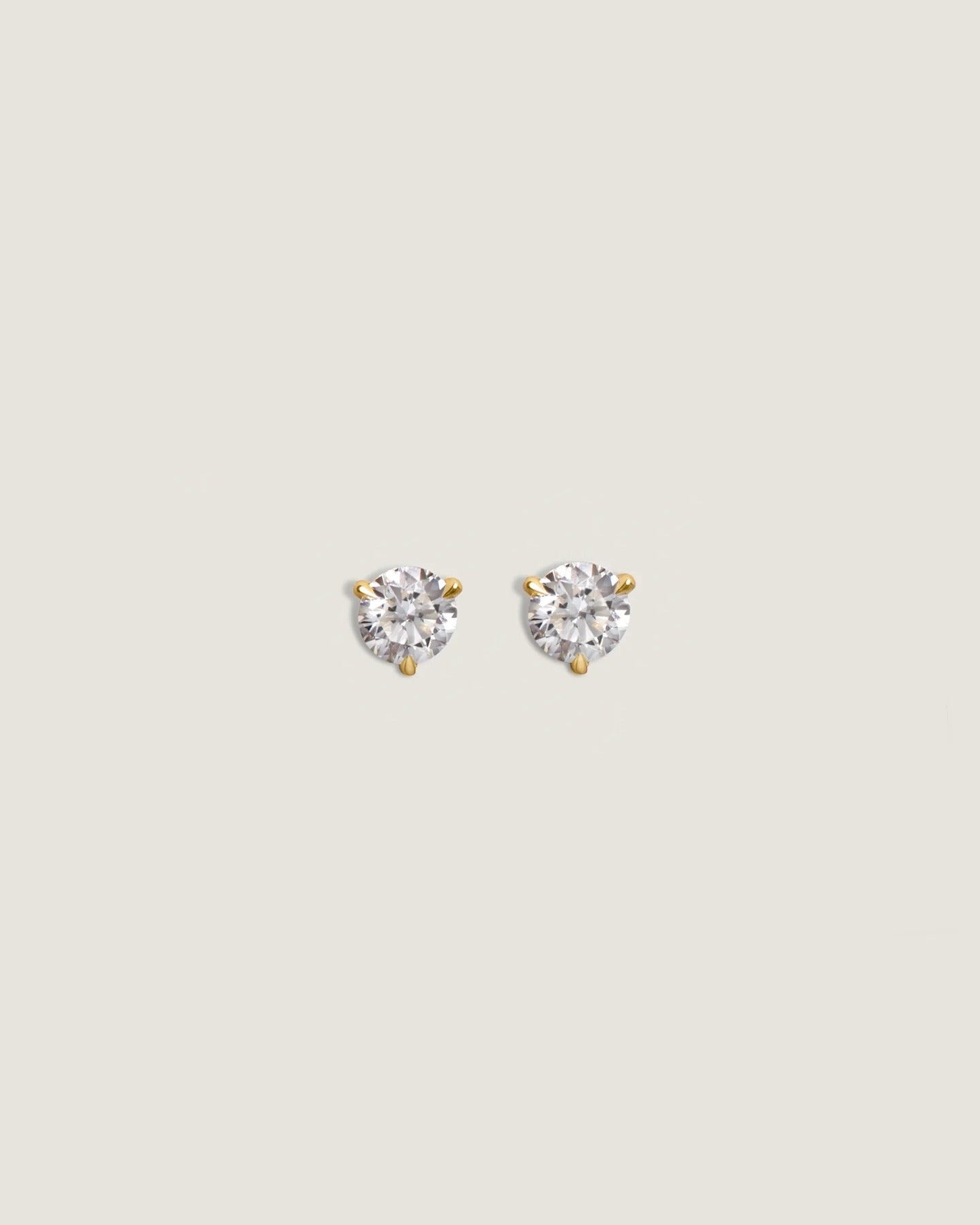 June Round Diamond Earrings