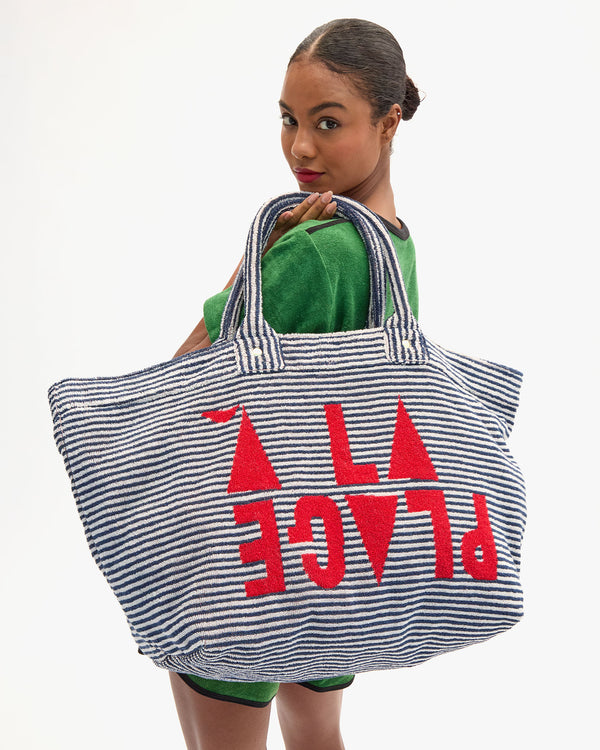 La Plage Tote over Vitoria's shoulder