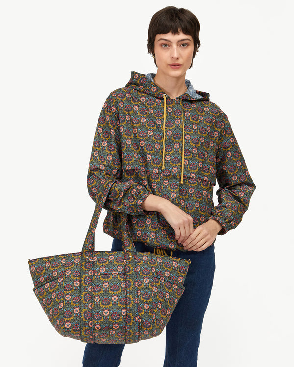 Le Box Tote Sportif on Nike's arm
