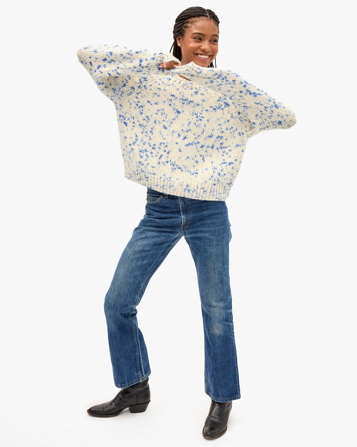 Le Court Sweater on Vitoria