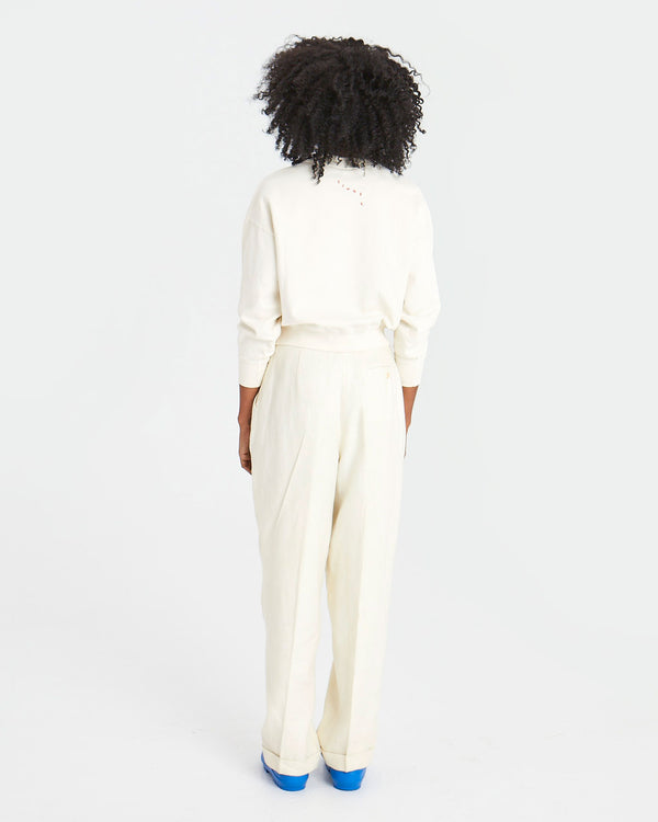 back view of mecca in the Cream Apéro Le drop