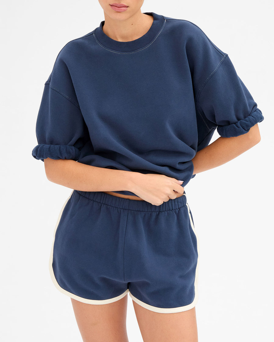Le Jogging Short with Short Sleeve Oversized Sweatshirt