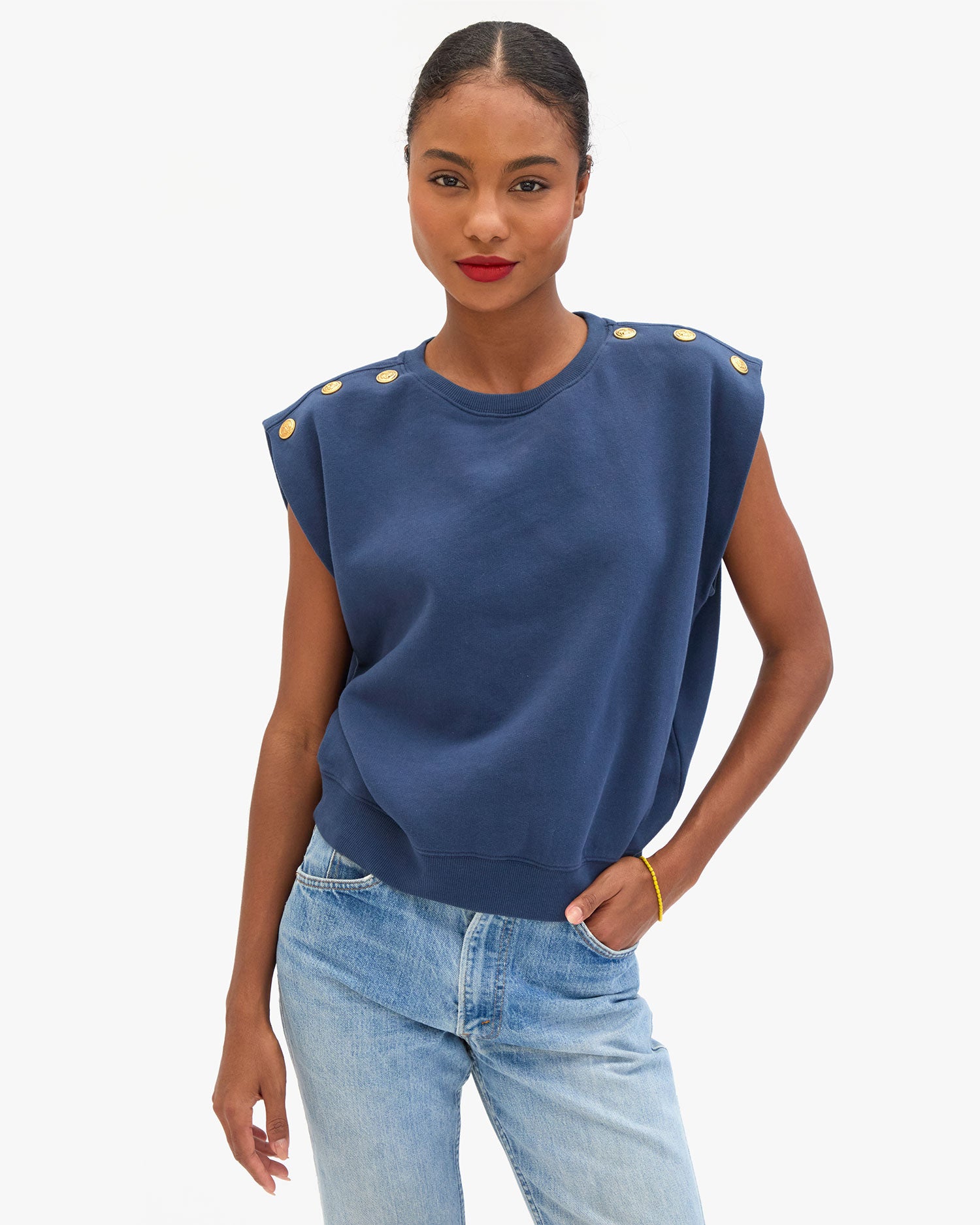 Vitoria wears Le Vest in Navy