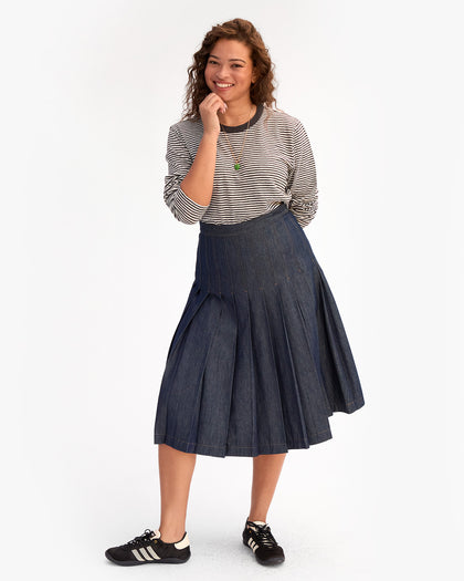 Long Sleeve Tee on Jade