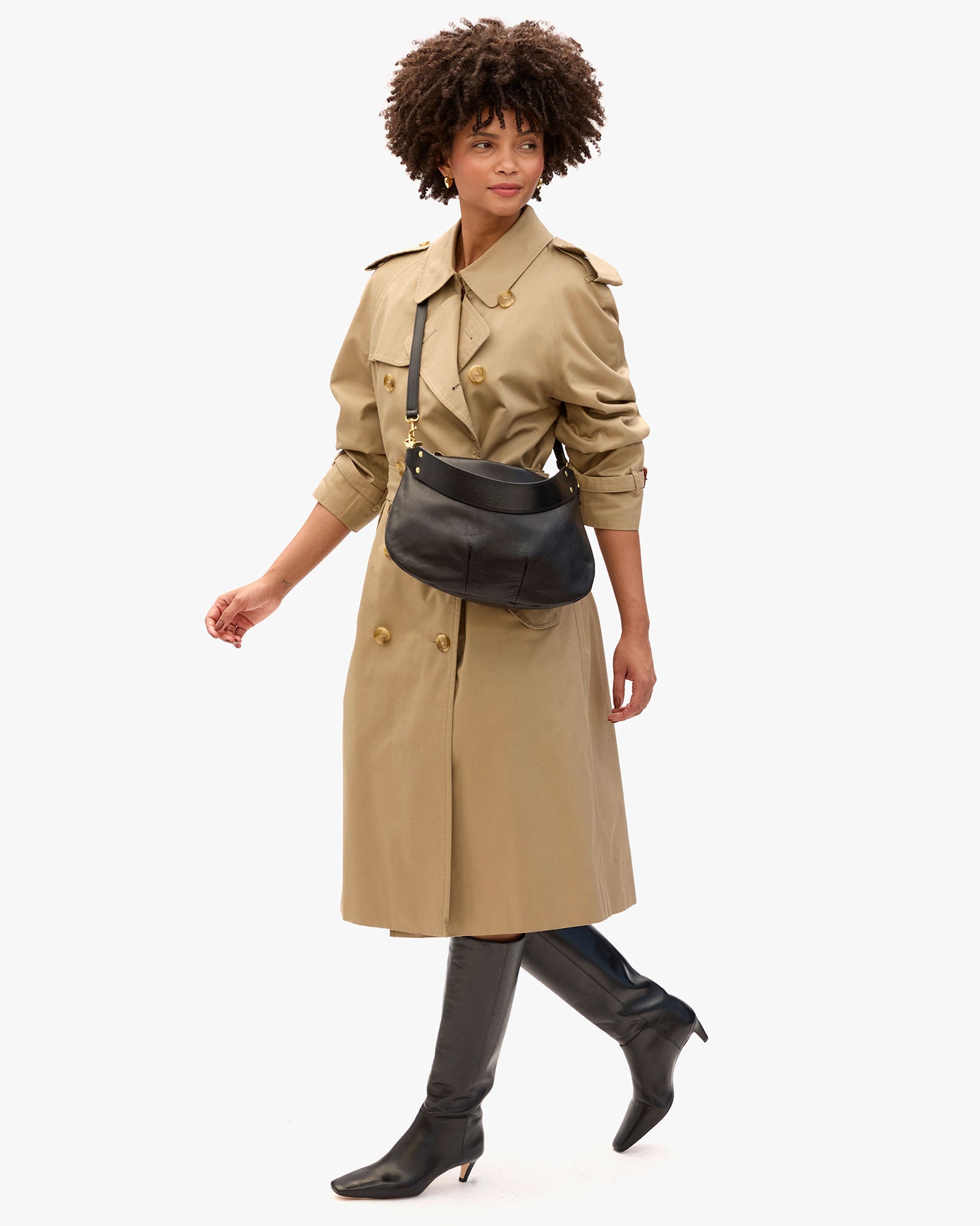 Black Leather Moyen Messenger Bag – Clare V.