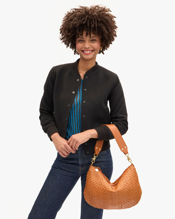 Lenny holding Moyen Messenger 
