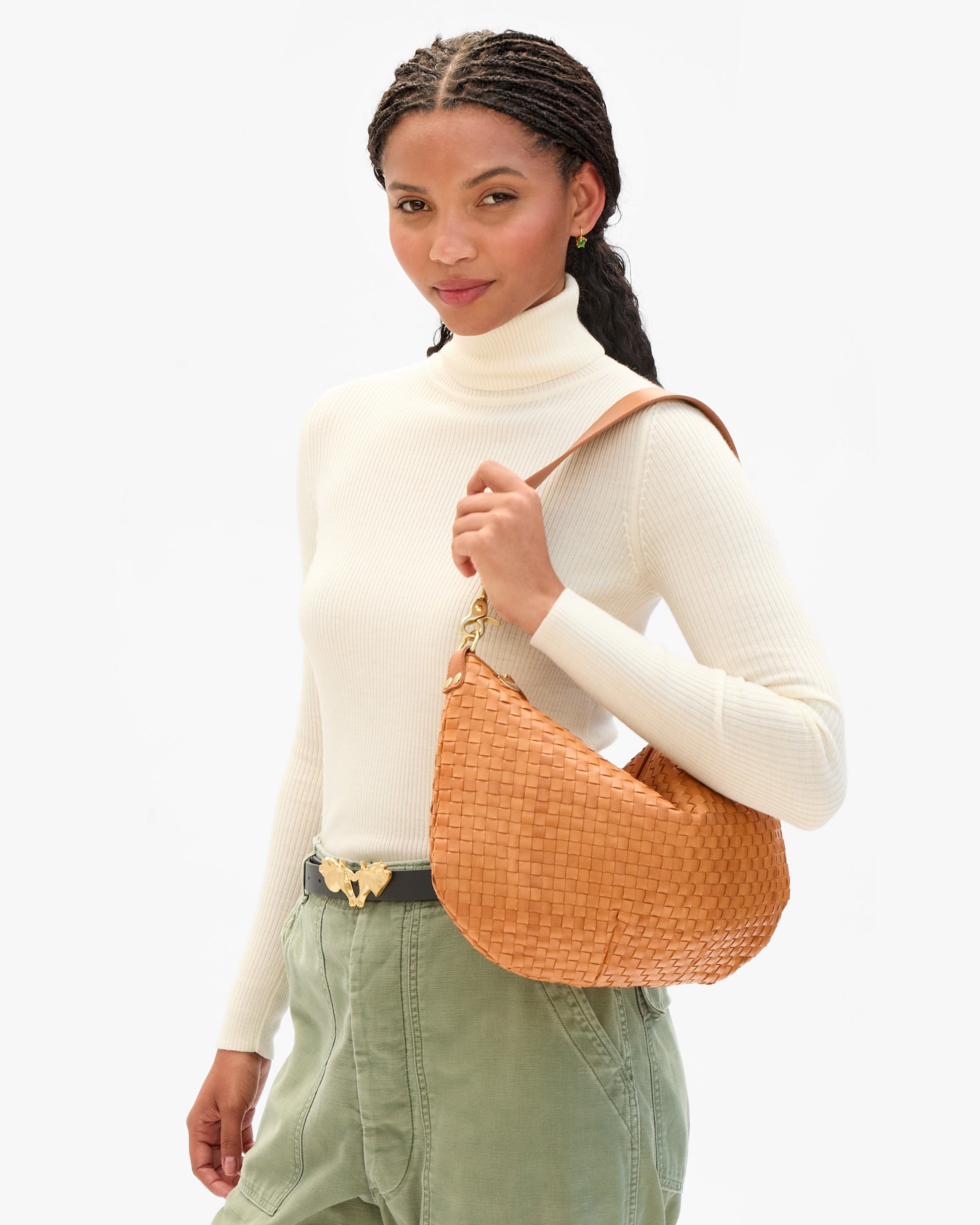 Moyen Messenger – Clare V.
