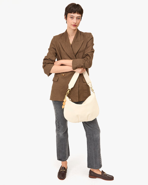 Moyen Messenger full view on Nike