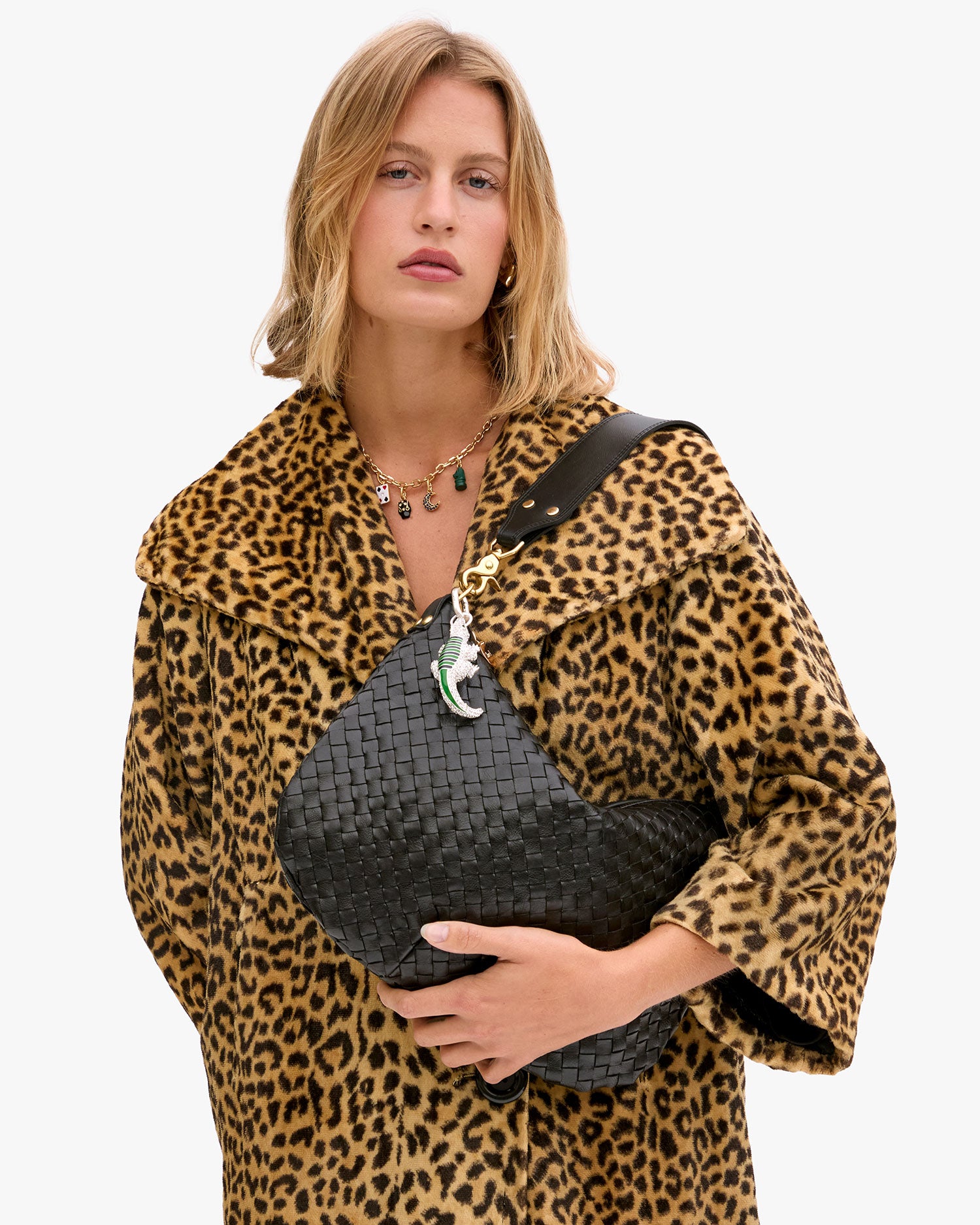 Moyen Messenger as shoulder bag