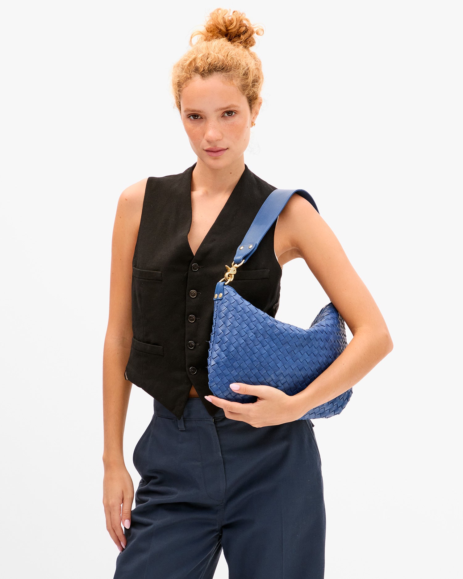 Moyen Messenger as a shoulder bag