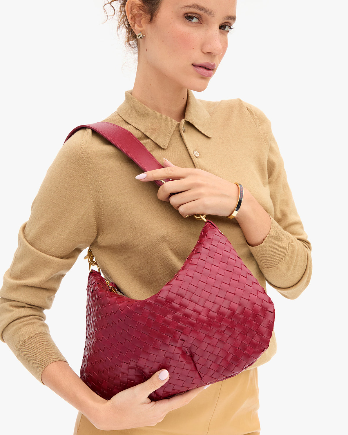 Moyen Messenger close up view
