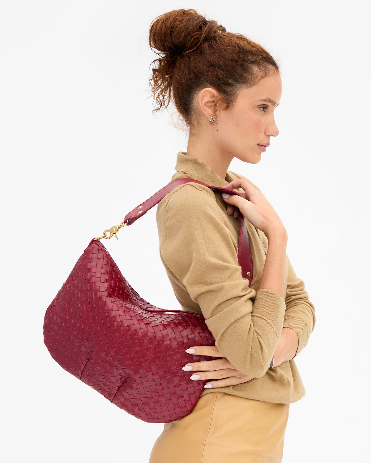 Moyen Messenger as a shoulder bag