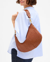 Moyen Messenger as shoulder bag