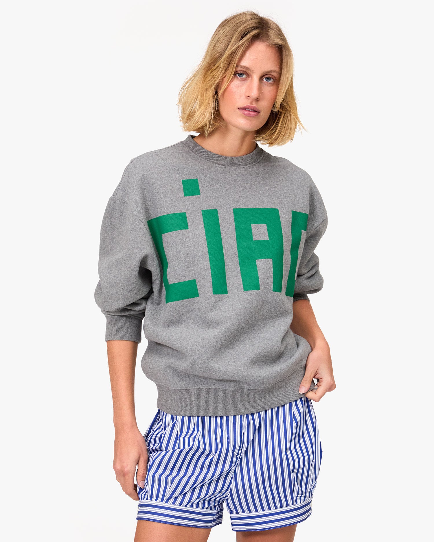 Oversized Sweatshirt on Anaiis