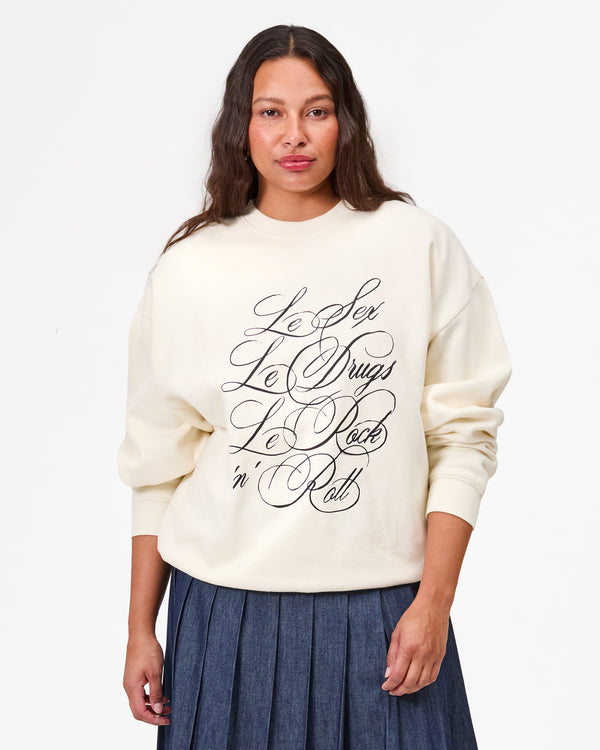 Oversized Sweatshirt on Alana