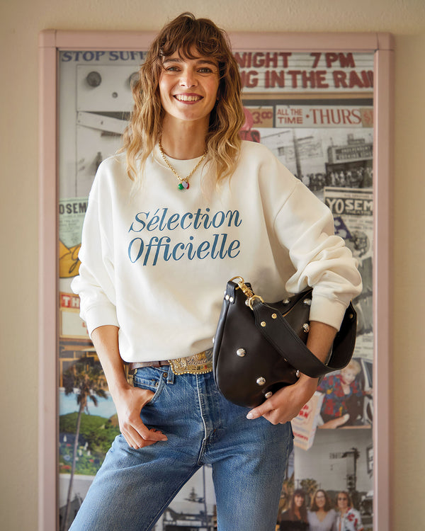 Oversized Sweatshirt on Nicola