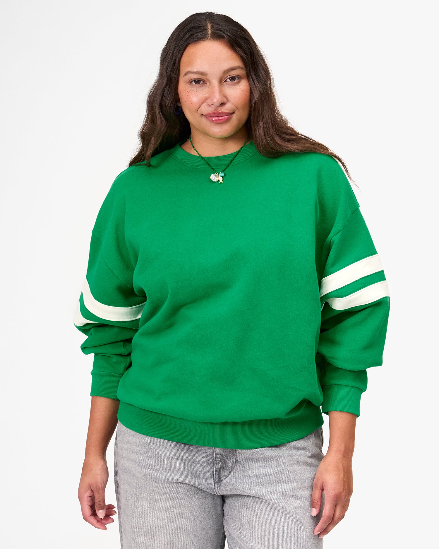 Cherish Oversized Sweatshirt グリーン Oversized Varsity Sweatshirt – Clare V.