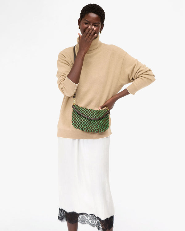 Petit Moyen as a crossbody bag