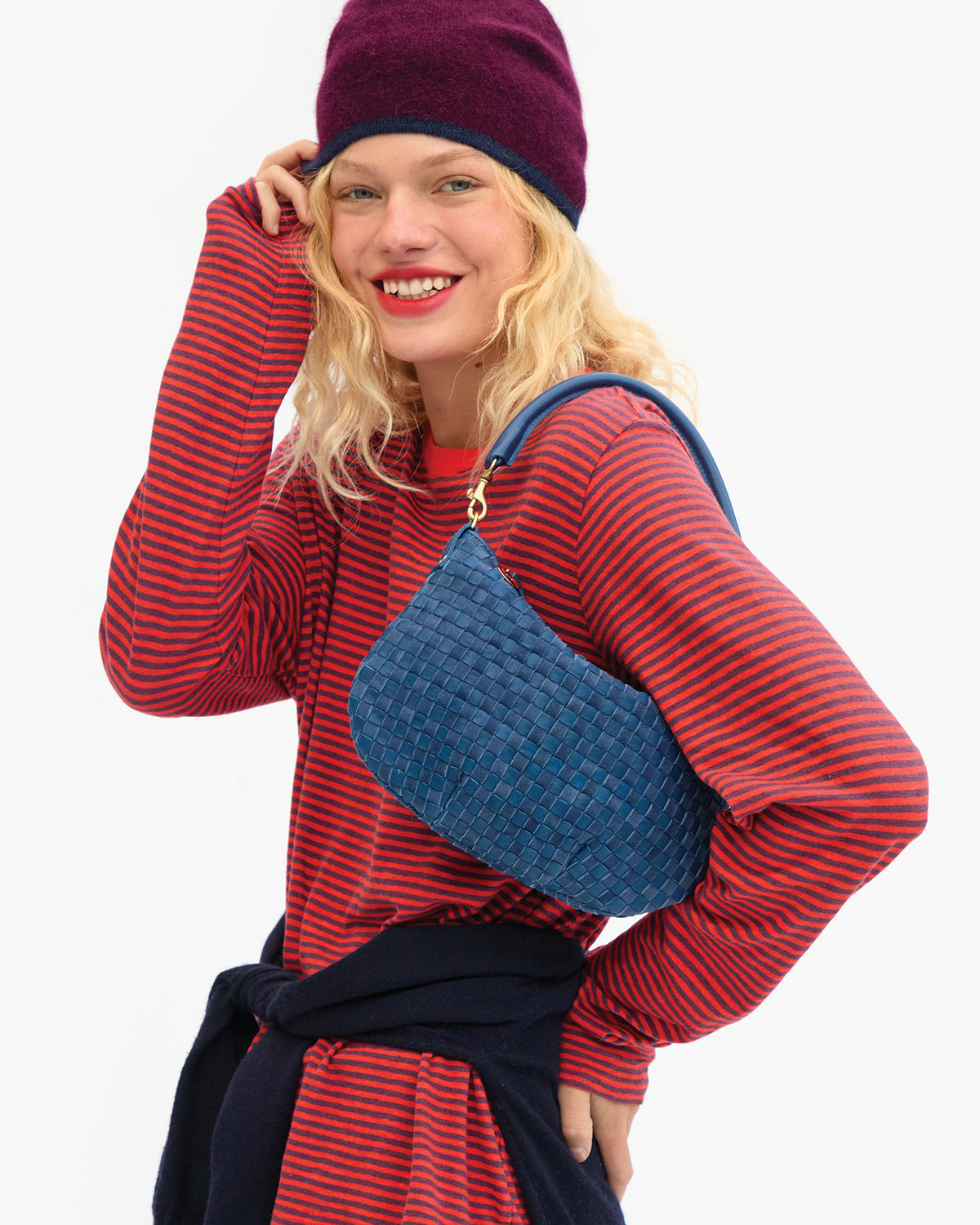 Petit Moyen on Liva's shoulder