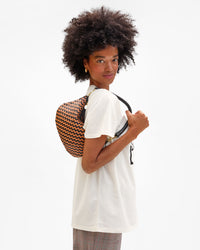 Petit Moyen on Angel's shoulder