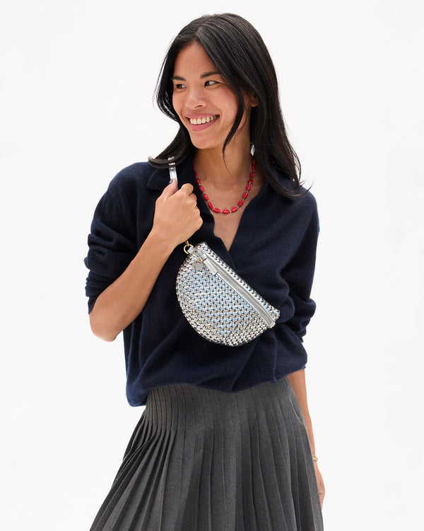 Petite Fanny on Sandra