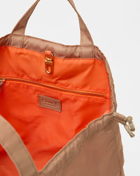 Sac Tout Interior View