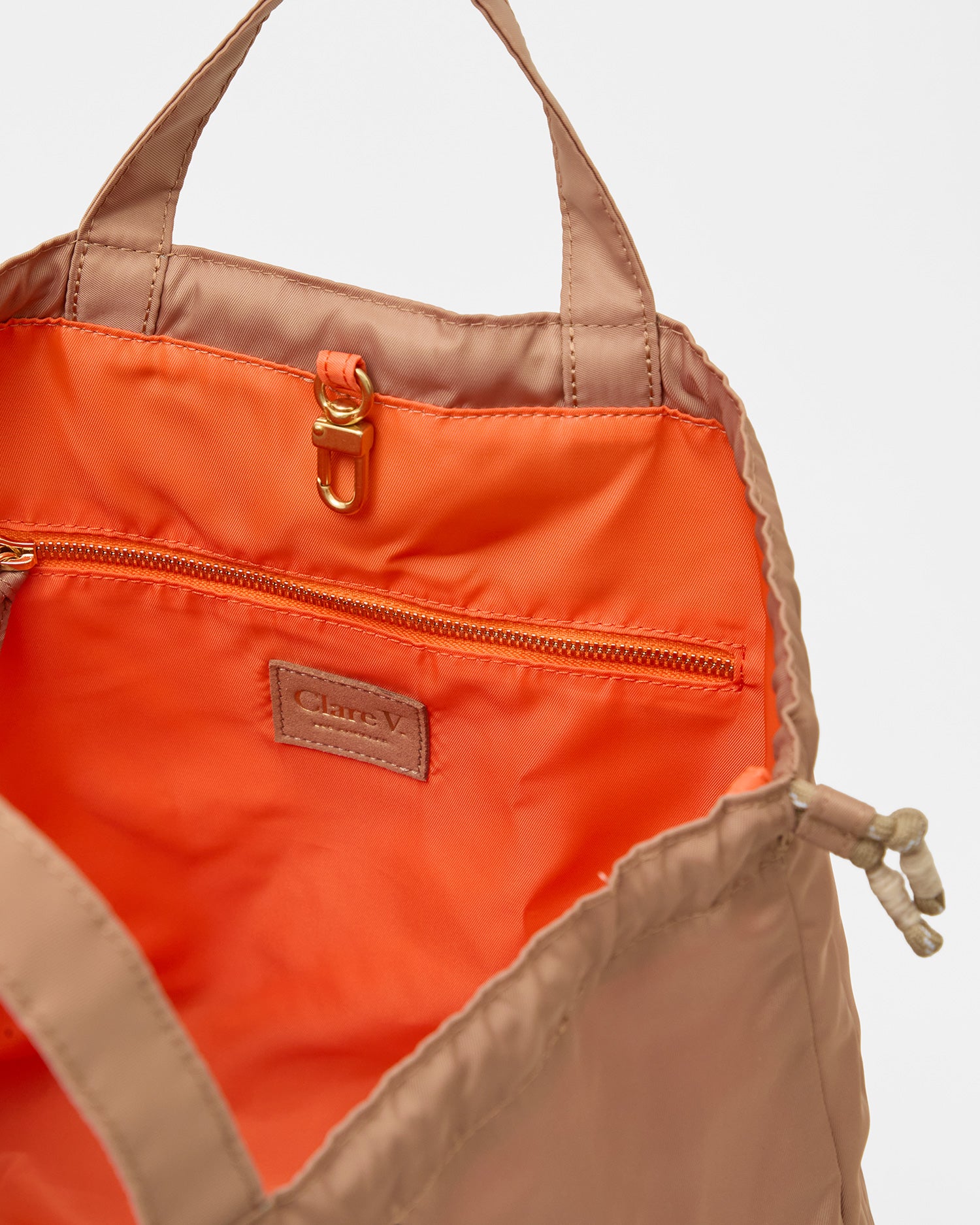 Sac Tout Interior View