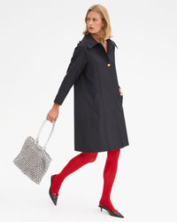 Anaiis swinging Sandy