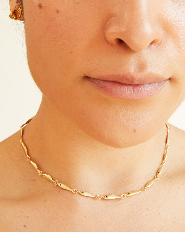 andrea wearing the vintage gold Sardine Chain Necklace
