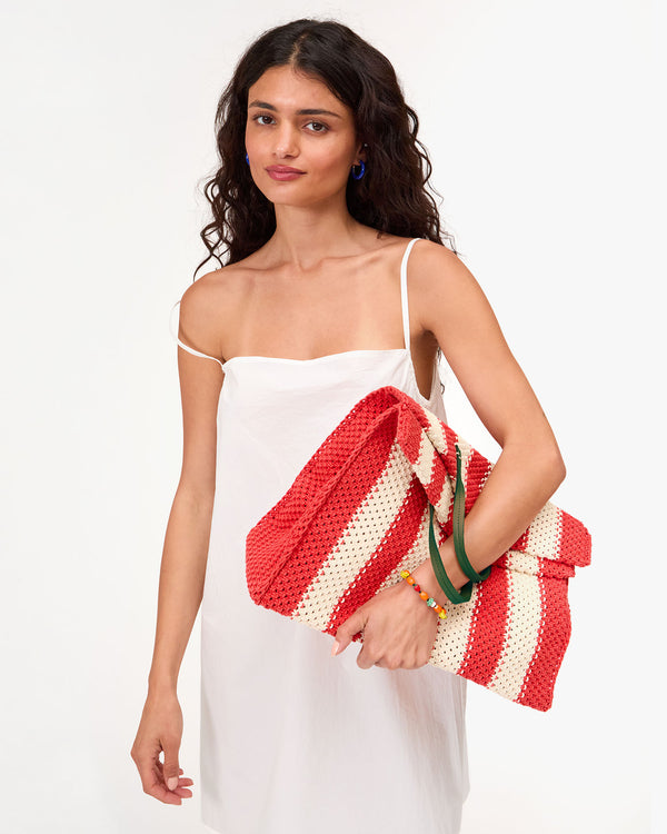 Vie holding Summer Simple Tote